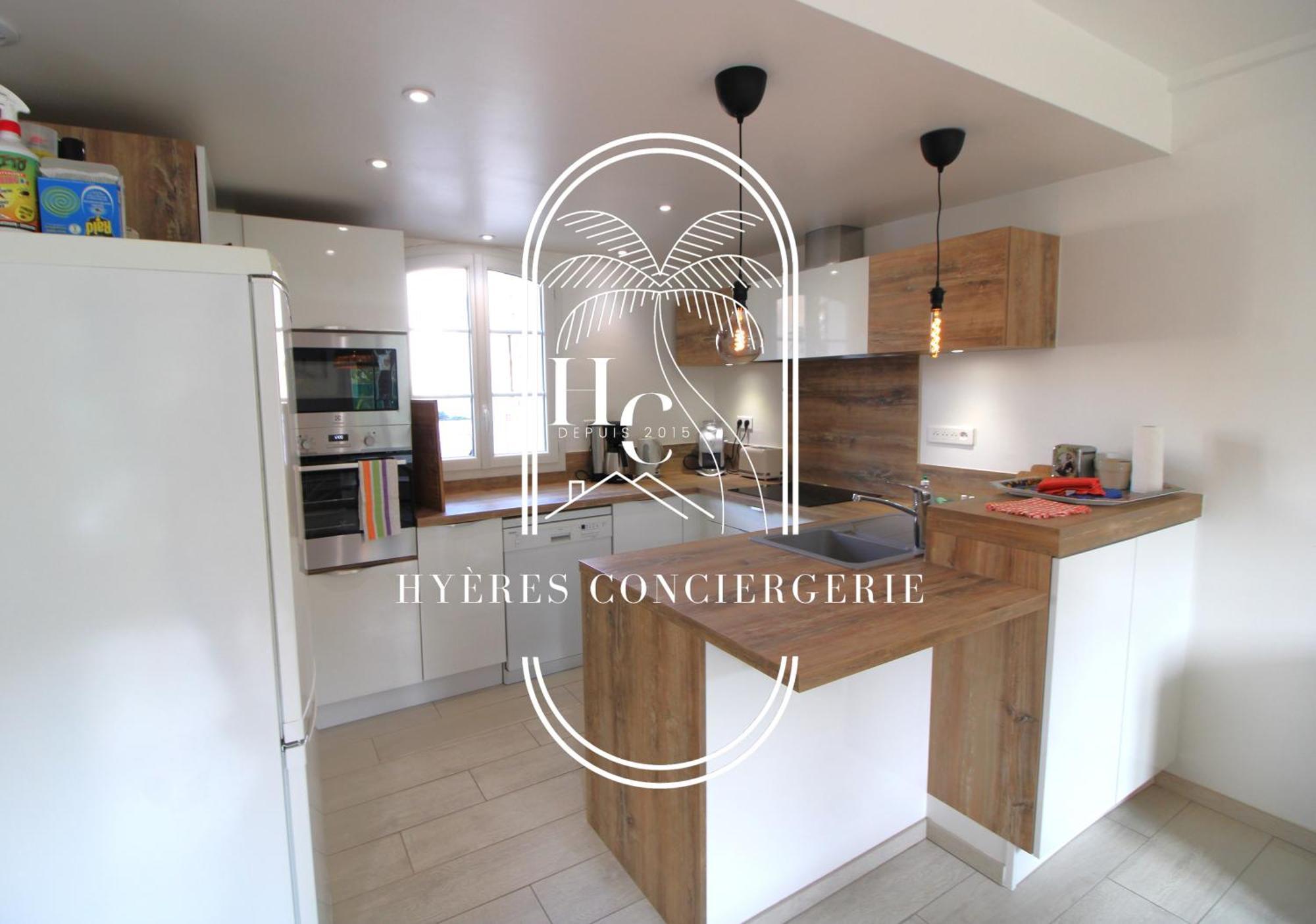 Apartment Duplex Au Coeur Du Port D'hyeres- Plages Parking By Hc *